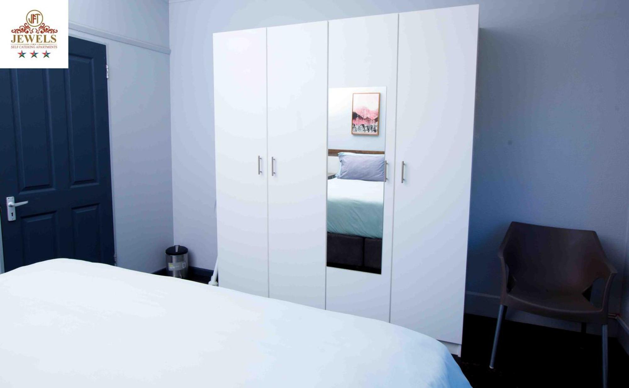 东伦敦Jft Self Catering Units住宿加早餐旅馆 外观 照片